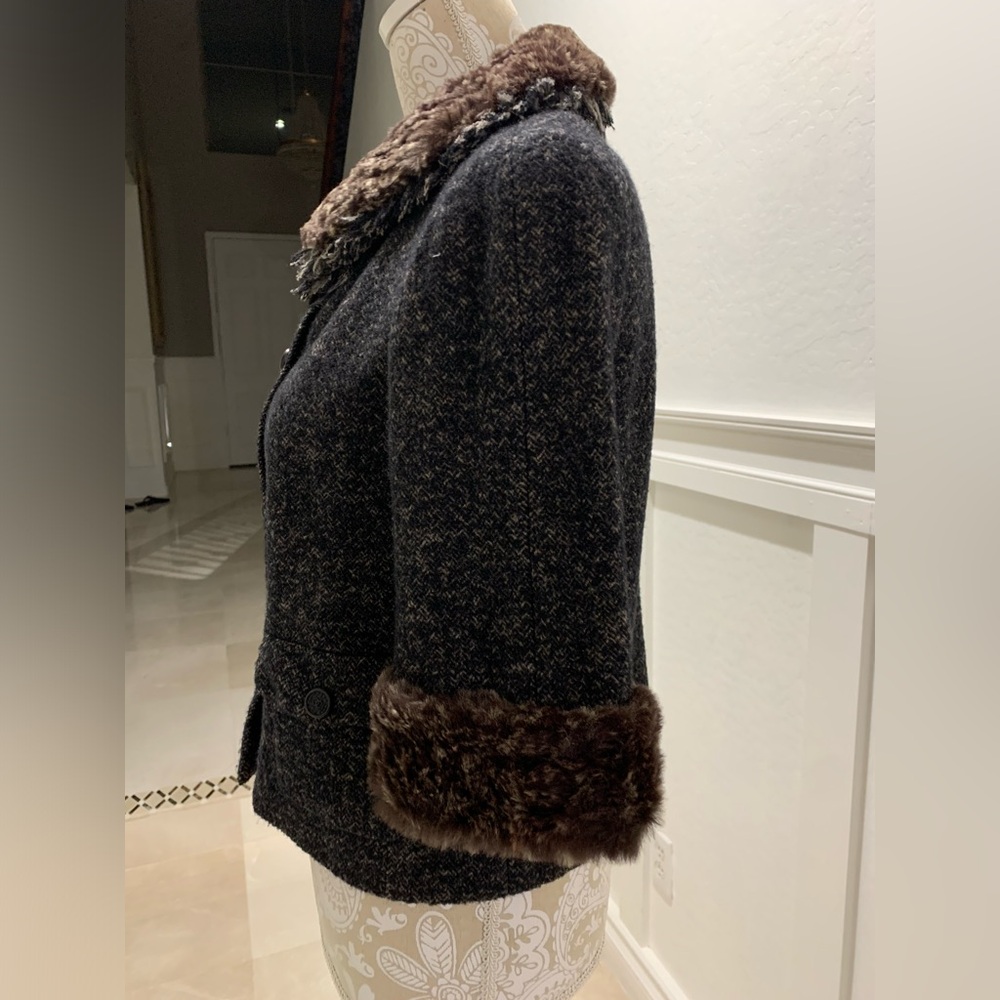 Rare Chanel Tweed With Rabbit Jacket Size 42 - Picture 12 of 16